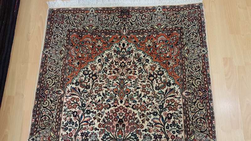 Very Fine Persian Sarough Carpet 163cm x 105cm Hand Knotted