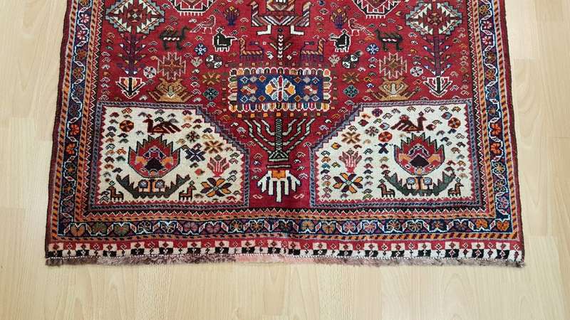 Very Fine Persian Qashgaye Carpet 143cm x 105cm Hand Knotted