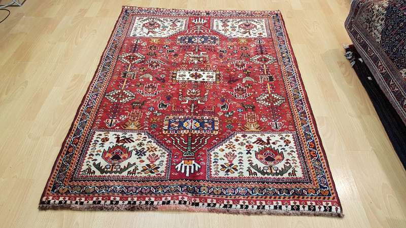 Very Fine Persian Qashgaye Carpet 143cm x 105cm Hand Knotted