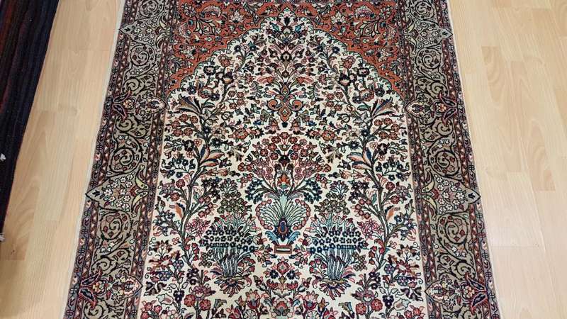 Very Fine Persian Sarough Carpet 163cm x 105cm Hand Knotted