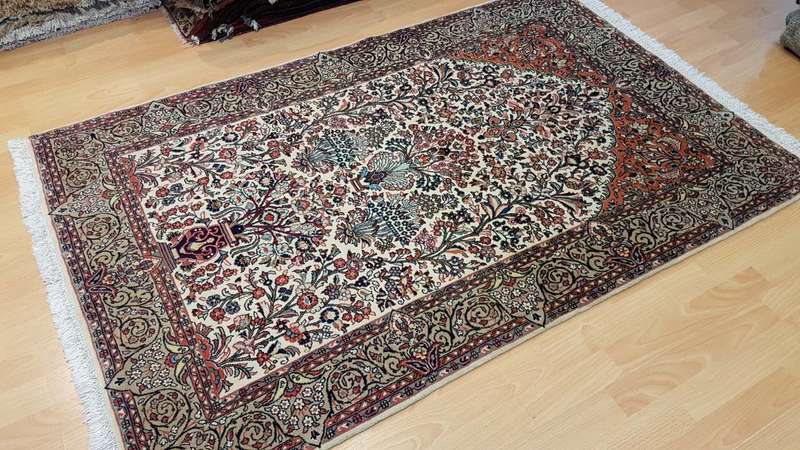 Very Fine Persian Sarough Carpet 163cm x 105cm Hand Knotted