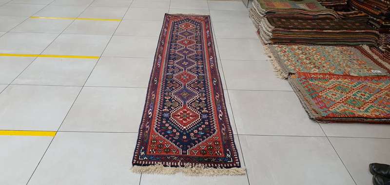 Very Fine Persian Yalemeh Carpet - 296cm x 65cm - Hand Knotted