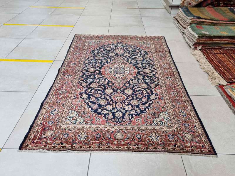 Very Fine Persian Kashan Carpet 200cm x 136cm Hand Knotted