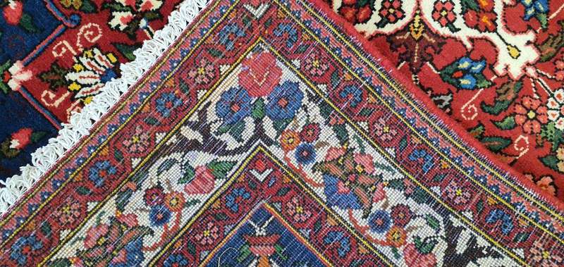 Very Fine Persian Bakhtiari Carpet 147cm x 106cm Hand Knotted