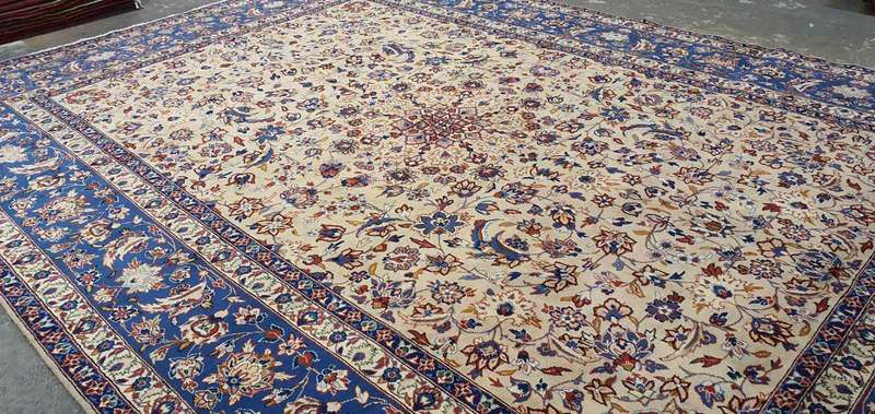 Persian Isfahan Carpet 390cm x 287cm Hand Knotted