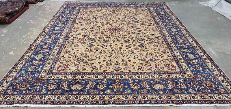 Persian Isfahan Carpet 390cm x 287cm Hand Knotted