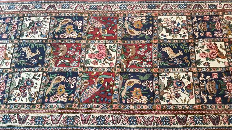 Fine Persian Bakhtiary Carpet 380cm x 110cm Hand Knotted