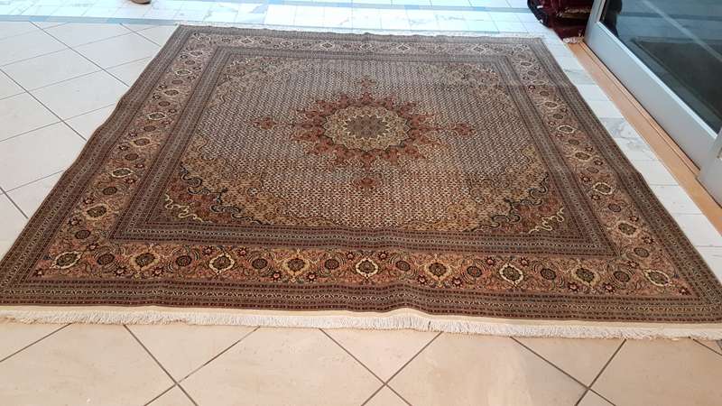 Very Fine Persian Tabriz Carpet 250cm x 250cm Hand Knotted