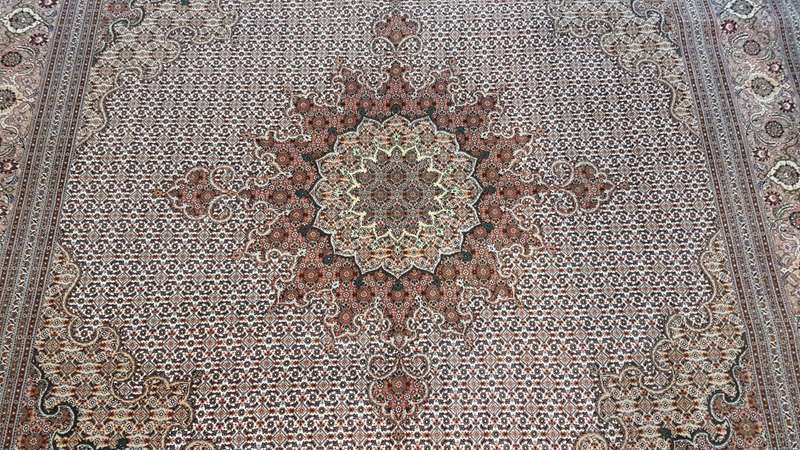 Very Fine Persian Tabriz Carpet 250cm x 250cm Hand Knotted