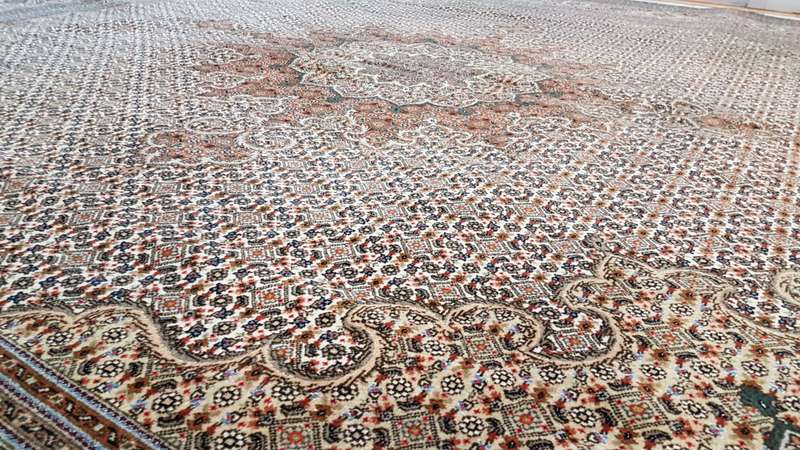 Very Fine Persian Tabriz Carpet 250cm x 250cm Hand Knotted