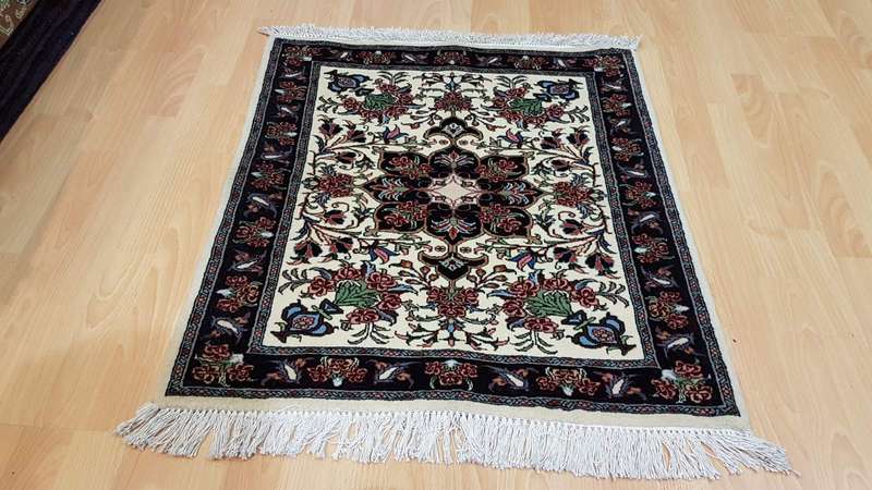 Very Fine Persian Bidjar Carpet 82cm x 75cm Hand knotted