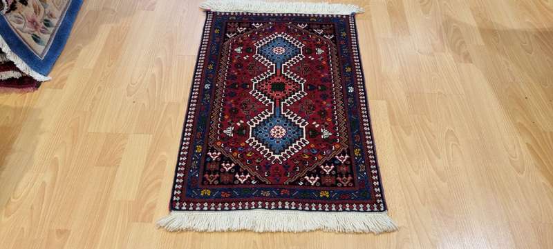 Very Fine Persian Yalemeh Carpet 100cm x 60cm Hand Knotted