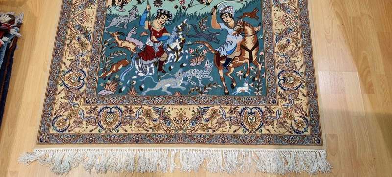Very Fine Persian Pictorial Isfahan Carpet 196cm x 127cm Hand Knotted