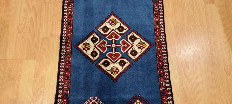 Very Fine Persian Yalemeh Carpet 100cm x 60cm Hand Knotted