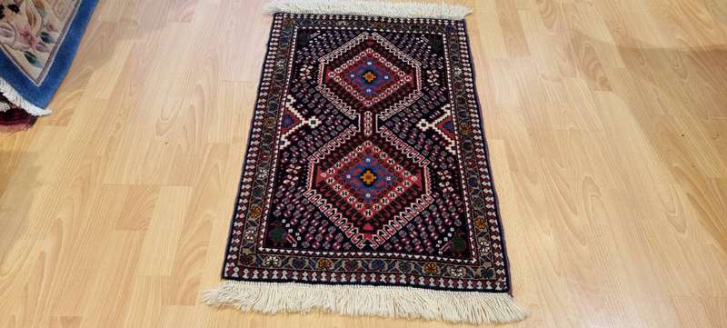 Very Fine Persian Yalemeh Carpet 100cm x 60cm Hand Knotted