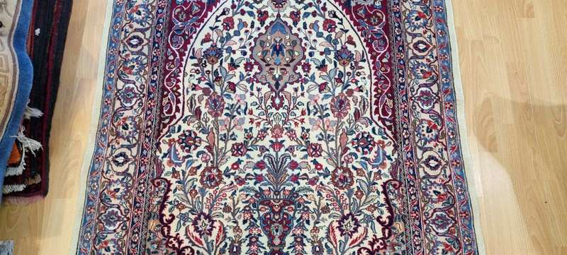 Very Fine Persian Mashhad Carpet - 166cm x 122cm Hand-Knotted