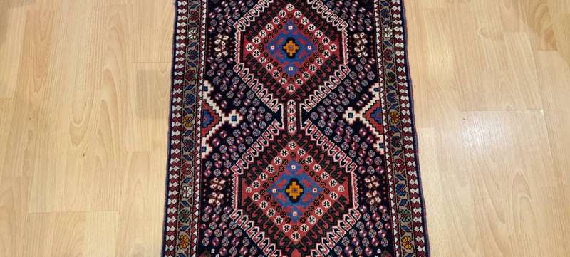 Very Fine Persian Yalemeh Carpet 100cm x 60cm Hand Knotted