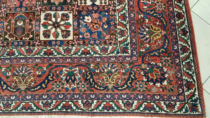 Very Fine Persian Bakhtiari Carpet 410cm x 310cm Hand Knotted
