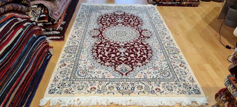 Very Fine Persian Nain Carpet 210cm x 132cm Hand Knotted