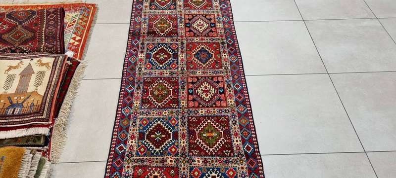 Very Fine Persian Yalemeh Carpet 398cm x 85cm Hand Knotted