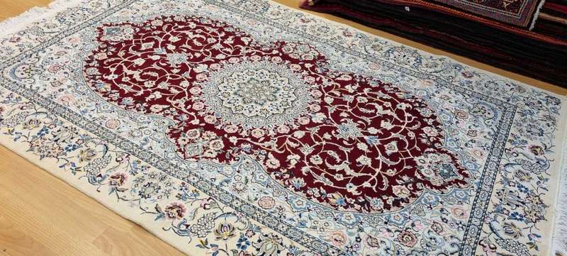 Very Fine Persian Nain Carpet 210cm x 132cm Hand Knotted