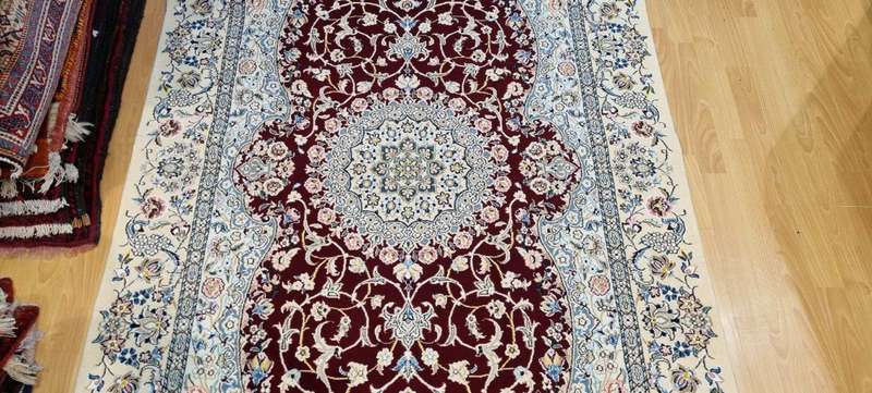 Very Fine Persian Nain Carpet 210cm x 132cm Hand Knotted