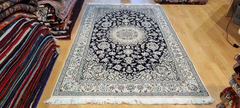 Very Fine Persian Nain Carpet 200cm x 130cm Hand Knotted