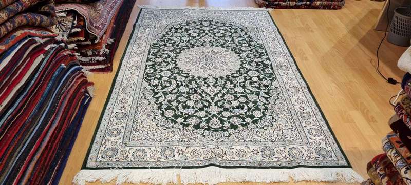 Very Fine Persian Nain Carpet 206cm x 130cm Hand Knotted
