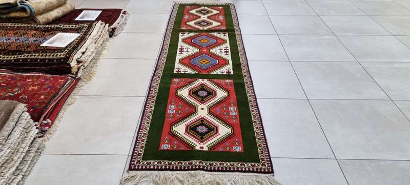 Very Fine Persian Yalemeh Carpet - 295cm x 81cm - Hand Knotted