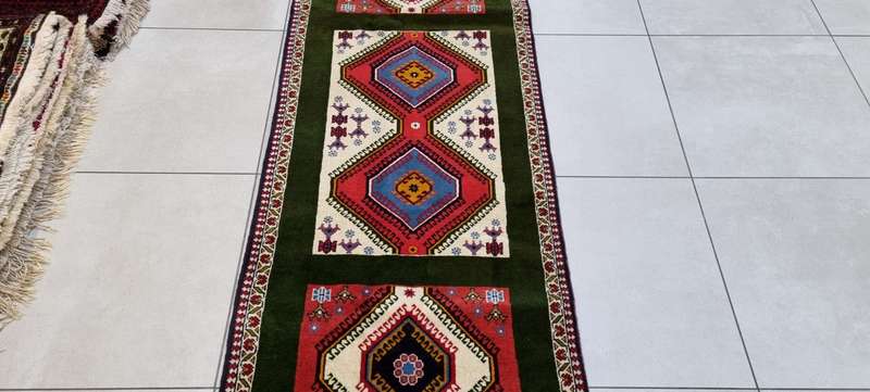 Very Fine Persian Yalemeh Carpet - 295cm x 81cm - Hand Knotted