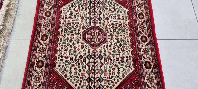 Persian Abadeh Carpet 155cm x 105cm Hand Knotted