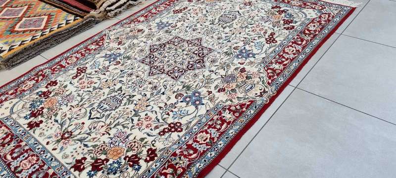 Very Fine Persian Nain Carpet 220cm x 132cm Hand Knotted