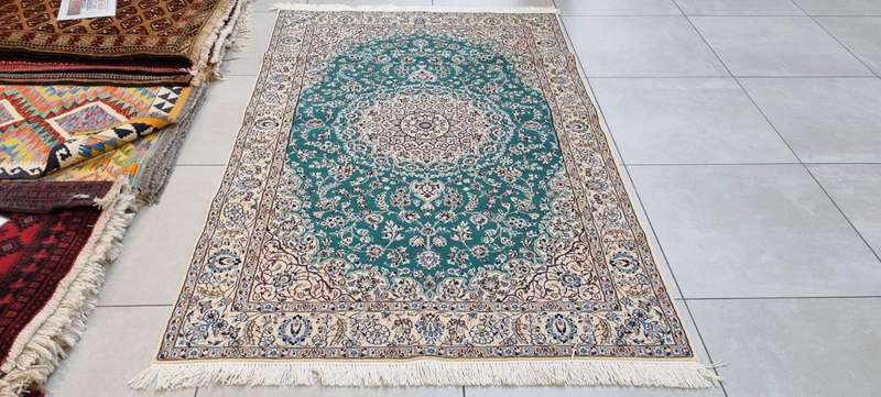 Very Fine Persian Nain Carpet 200cm x 130cm Hand Knotted