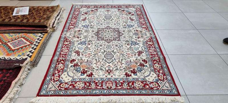 Very Fine Persian Nain Carpet 220cm x 132cm Hand Knotted