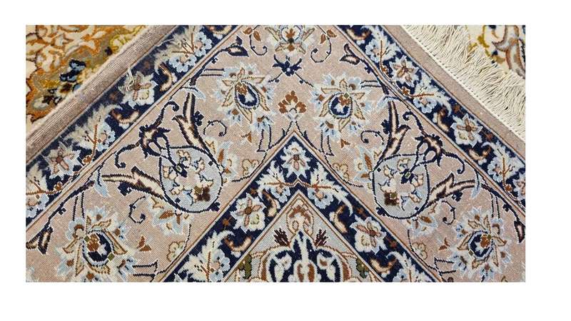 Very Fine Persian Isfahan Carpet 160cm x 110cm Hand Knotted