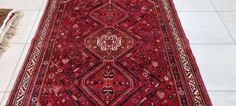 Very Fine Persian Qashqai Carpet 300cm x 177cm Hand Knotted