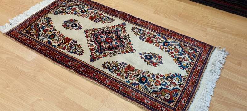 Persian Sarough Carpet 125cm x 66cm Hand Knotted