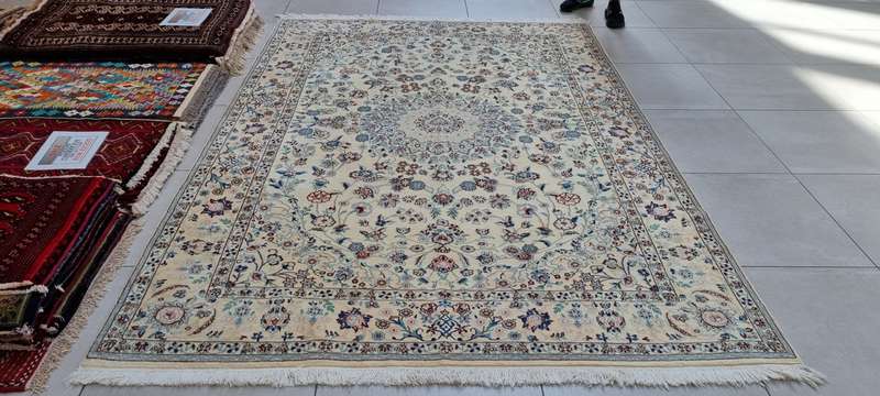 Very Fine Persian Naien Carpet 293cm x 195cm Hand knotted