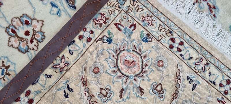 Very Fine Persian Naien Carpet 293cm x 195cm Hand knotted