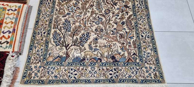 Persian Shahreza Carpet 218cm x 145cm Hand knotted