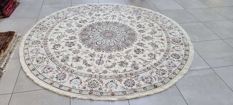Very Fine Persian Nain Carpet 260cm x 260cm Hand Knotted
