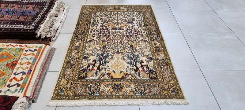 Persian Shahreza Carpet 167cm x 104cm Hand knotted
