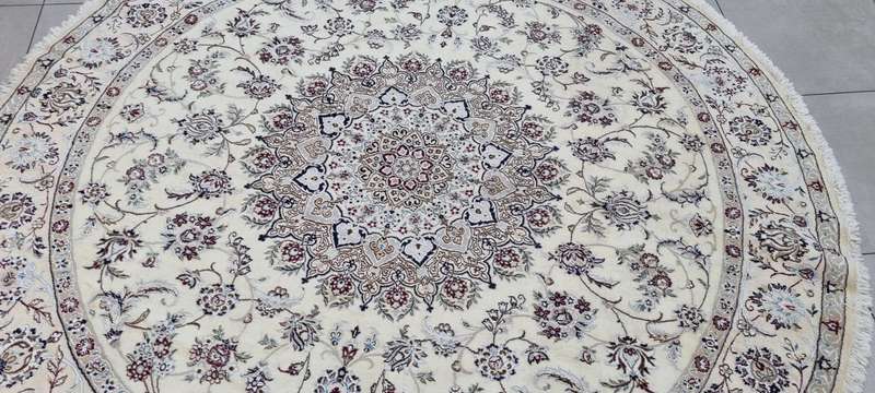 Very Fine Persian Nain Carpet 260cm x 260cm Hand Knotted