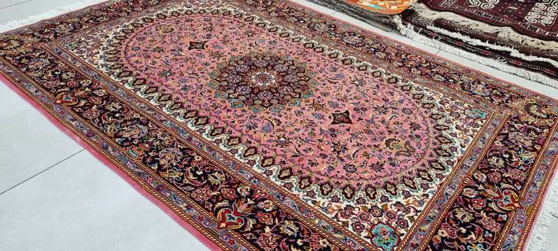 Very Fine Persian Kashan Carpet 217cm x 145cm Hand knotted