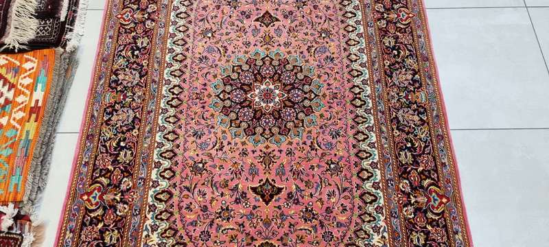 Very Fine Persian Kashan Carpet 217cm x 145cm Hand knotted
