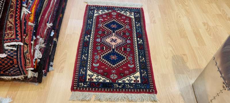 Very Fine Persian Yalemeh Carpet 100cm x 60cm Hand Knotted