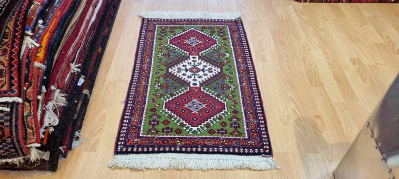 Very Fine Persian Yalemeh Carpet 100cm x 60cm Hand Knotted