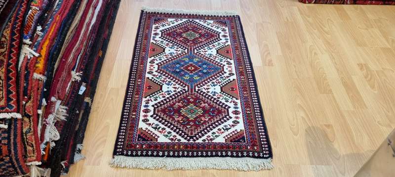 Very Fine Persian Yalemeh Carpet 100cm x 60cm Hand Knotted