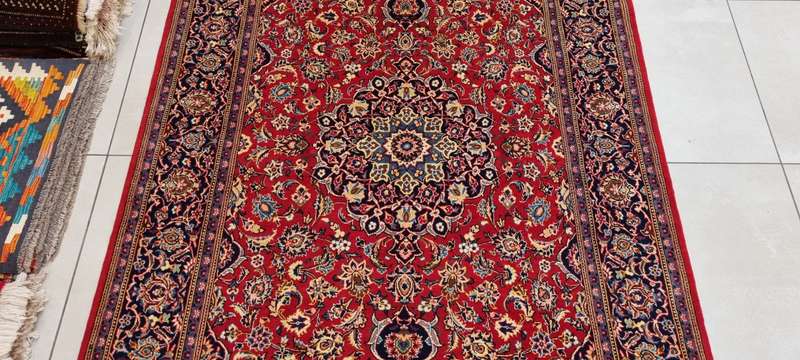 Fine Persian Kashan Carpet 225cm x 145cm Hand knotted