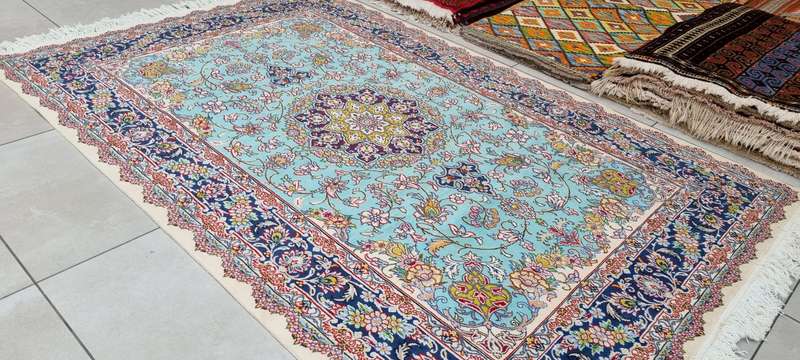 Very Fine Persian Nain Carpet 232cm x 152cm Hand knotted